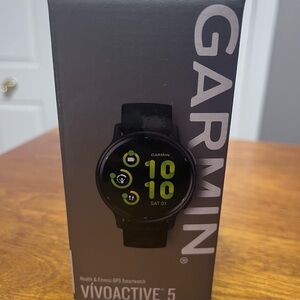 NEW in box Garmin Vivoactive 5 Smartwatch Black Touchscreen